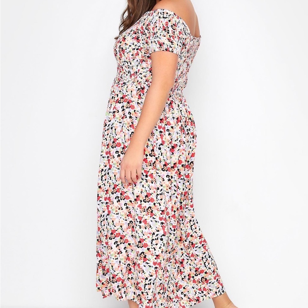 🌻Curve Red Floral Bardot Maxi Dress
🌻bust-36,38
🌻length-57 - Picture 6 of 7